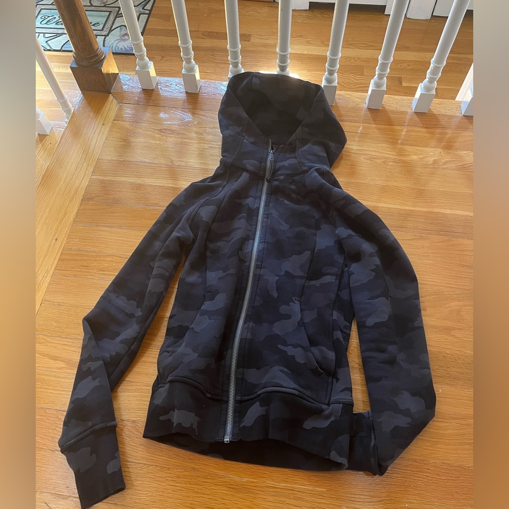 Lululemon black camo scuba full zip
